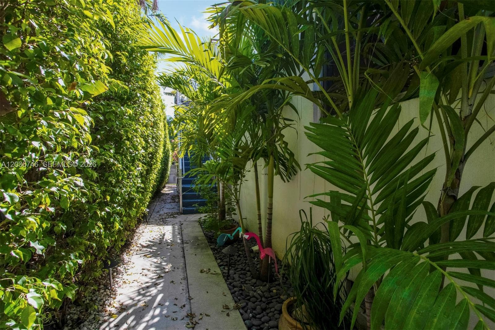 A12036746 — Miami Beach — 9
