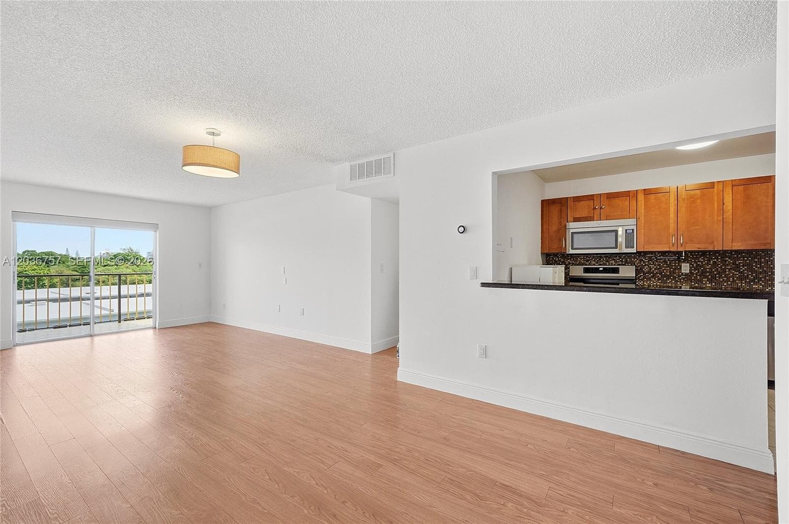 A12036757 — Miami Beach — 18