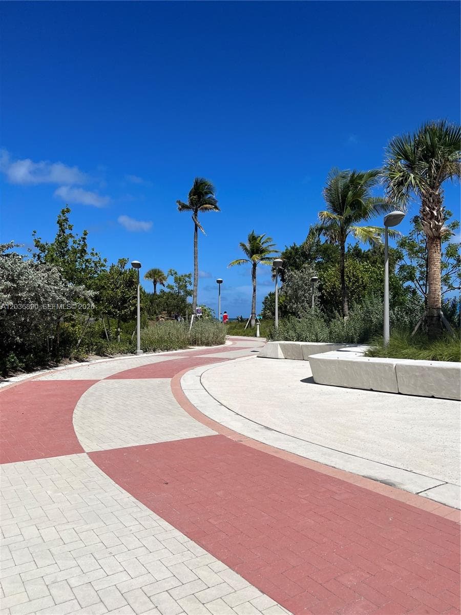 A12036890 — Miami Beach — 17