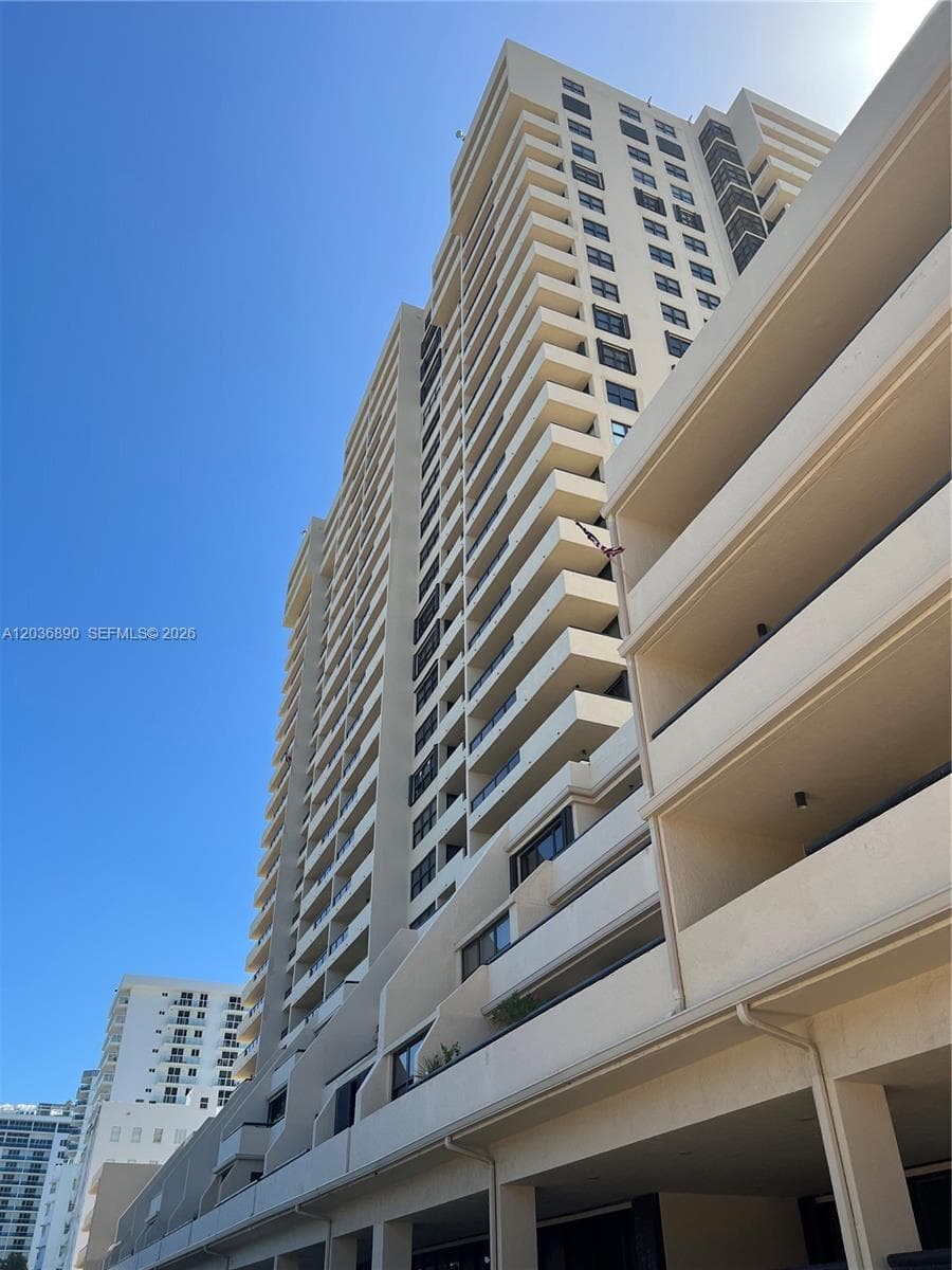 A12036890 — Miami Beach — 20