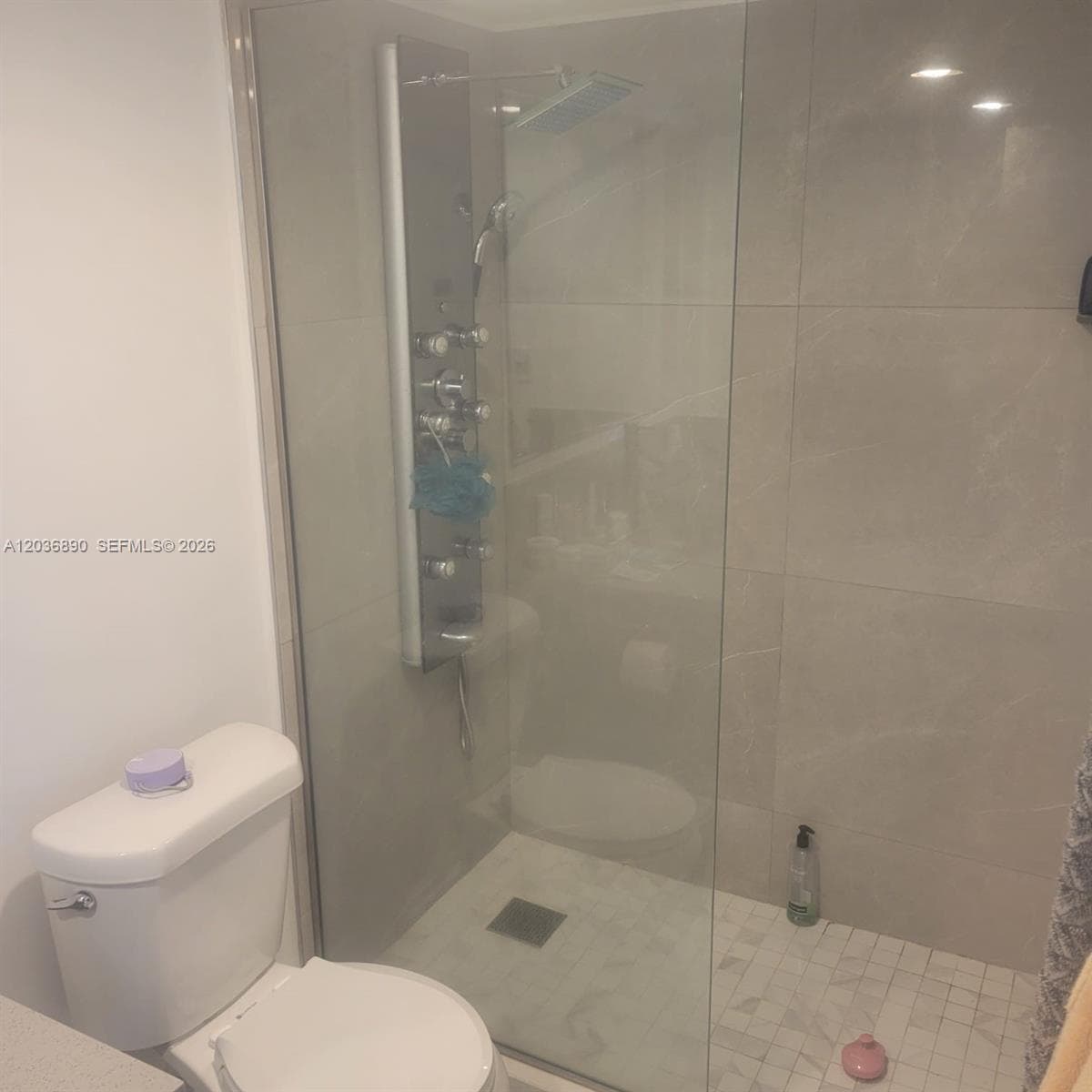 A12036890 — Miami Beach — 10