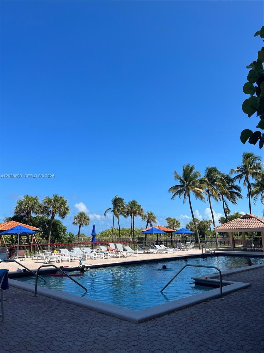 A12036890 — Miami Beach — 14