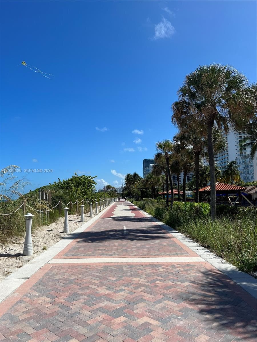 A12036890 — Miami Beach — 18