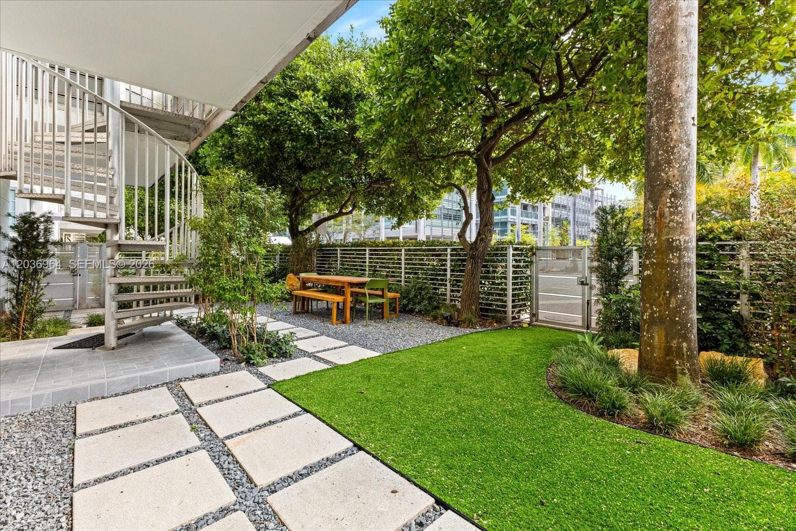 A12036964 — Miami Beach — 2