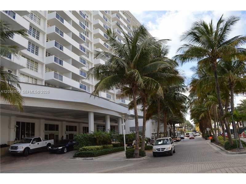 A12036973 — Miami Beach — 44