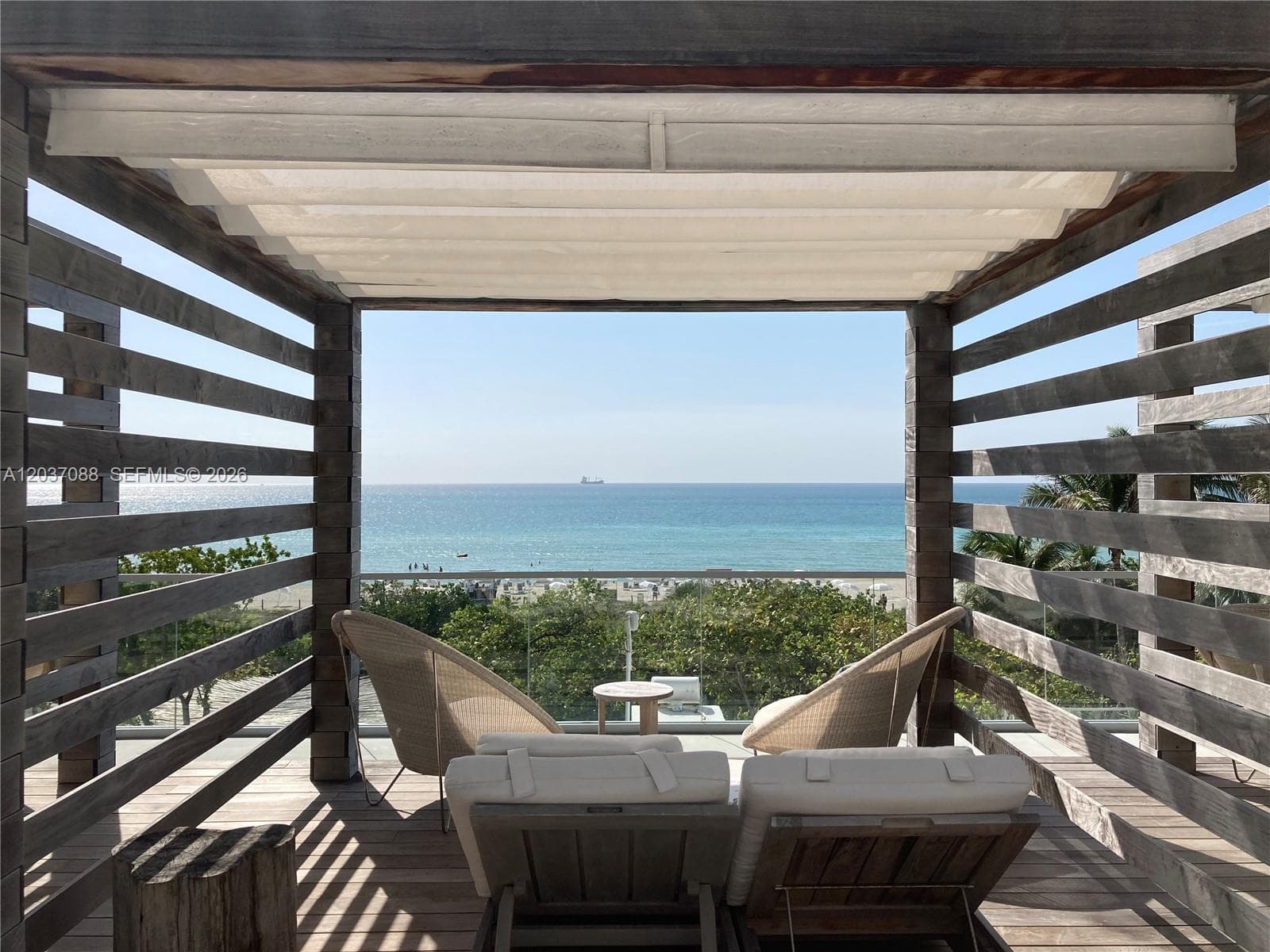 A12037088 — Miami Beach — 11