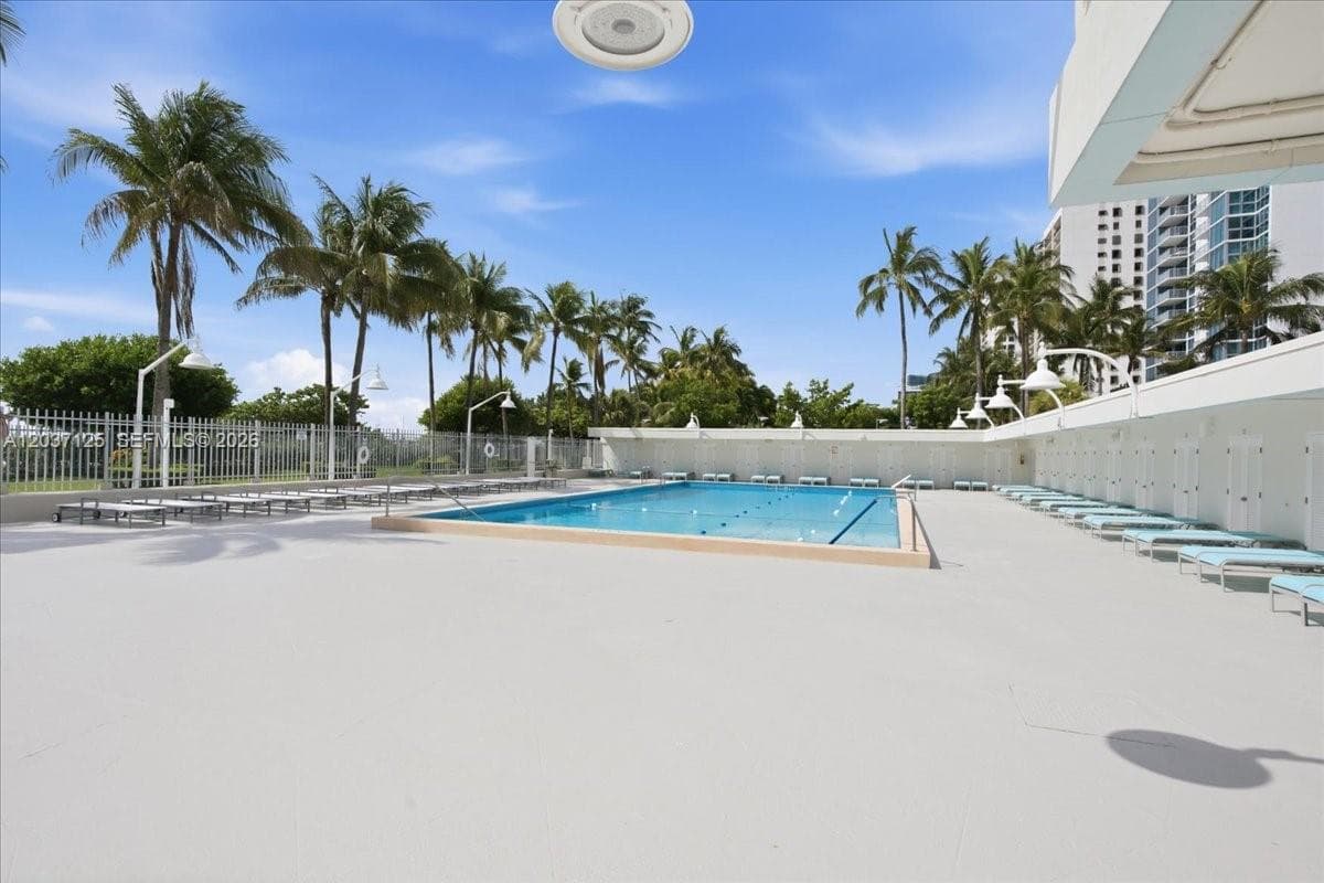 A12037125 — Miami Beach — 23