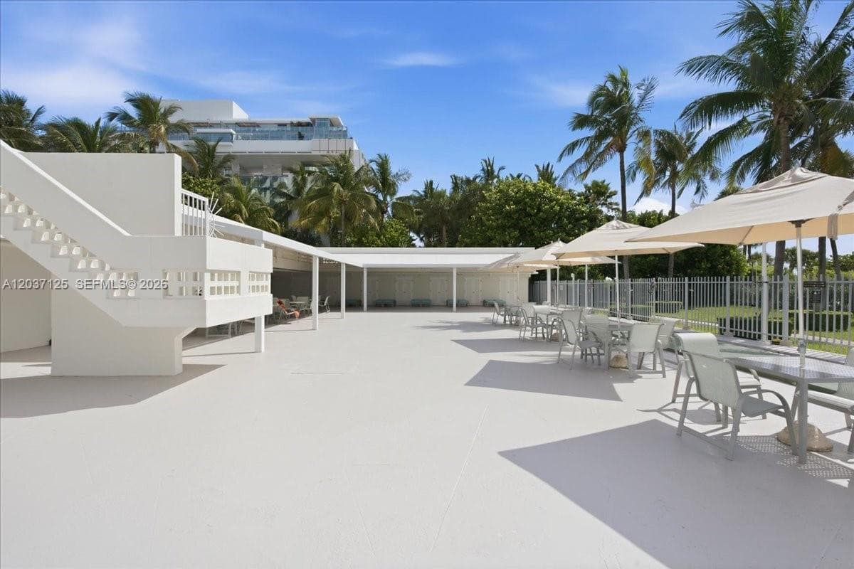 A12037125 — Miami Beach — 27