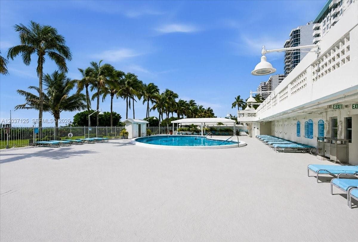 A12037125 — Miami Beach — 26