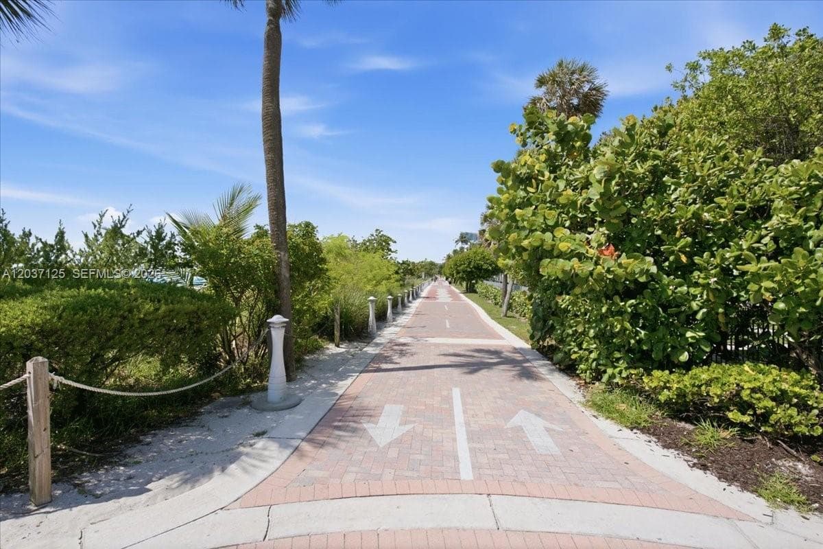 A12037125 — Miami Beach — 28