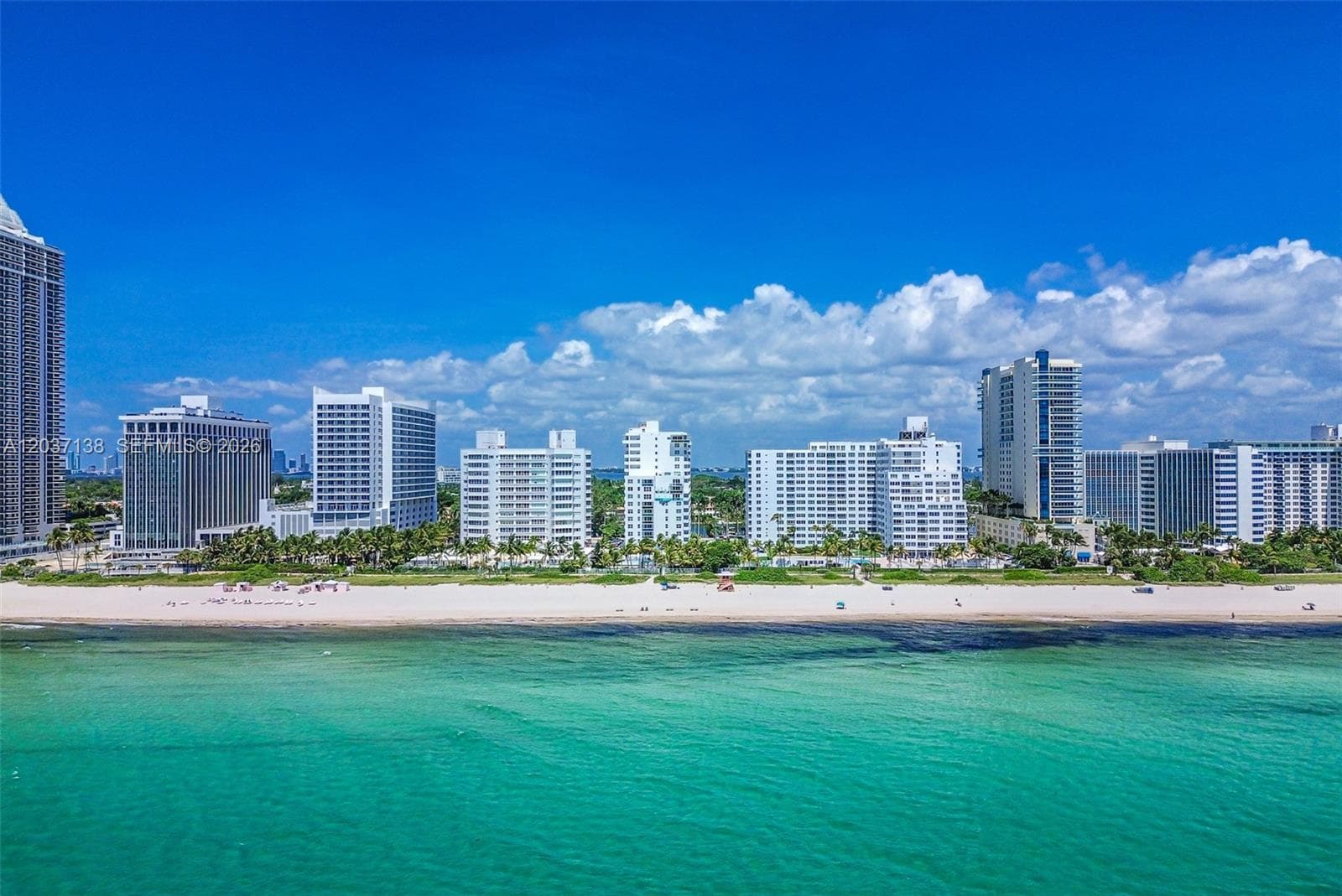 A12037138 — Miami Beach — 52
