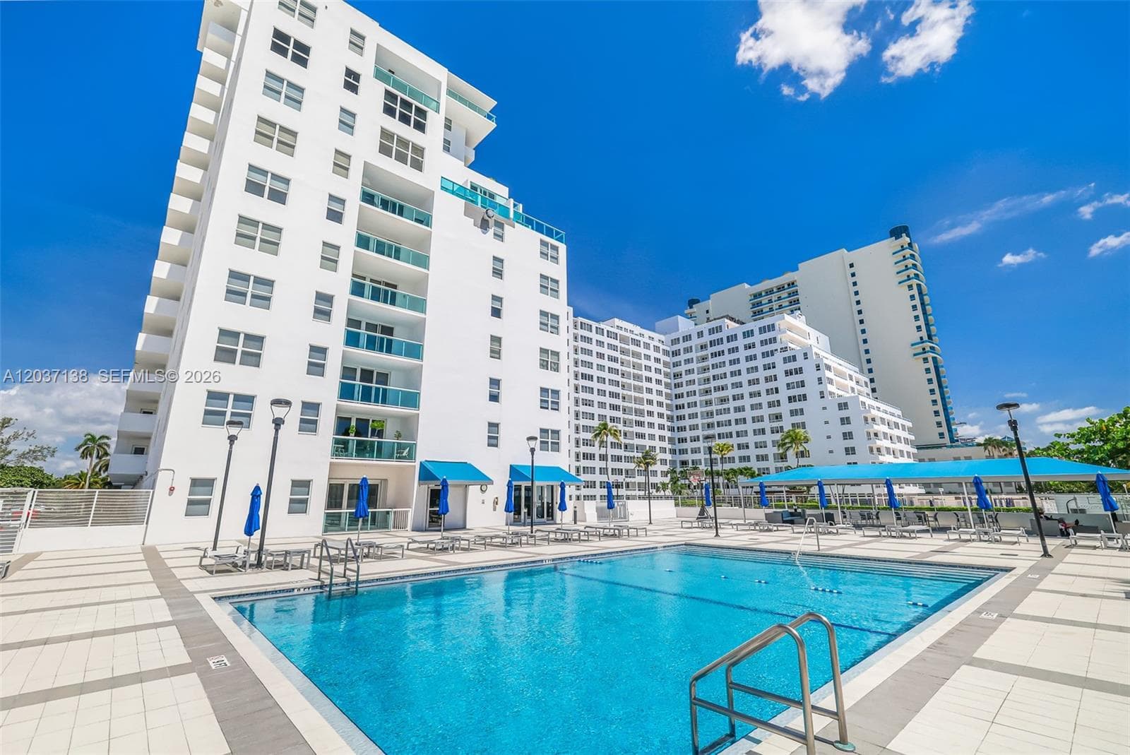 A12037138 — Miami Beach — 42