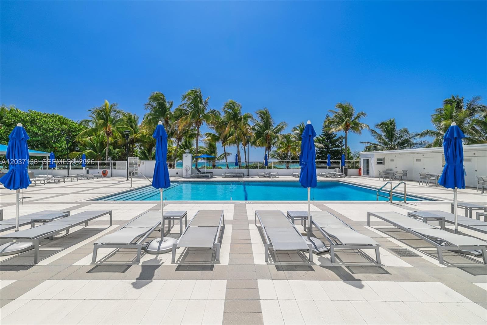 A12037138 — Miami Beach — 43