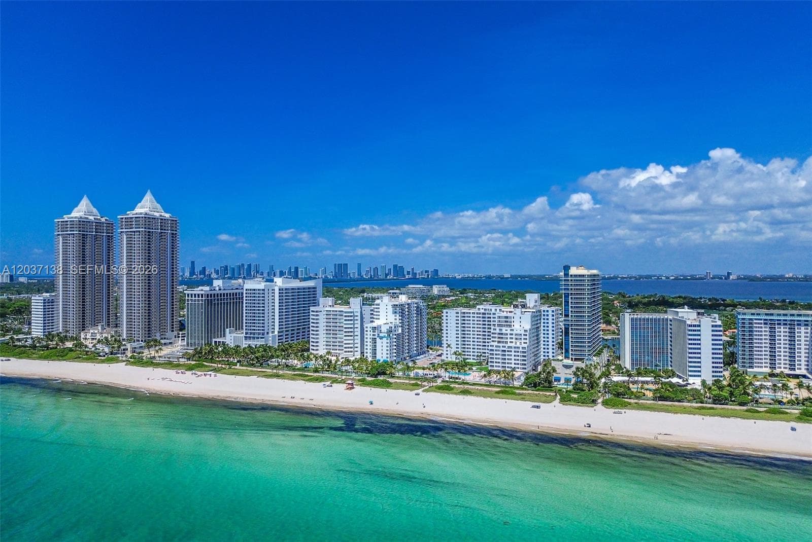 A12037138 — Miami Beach — 53