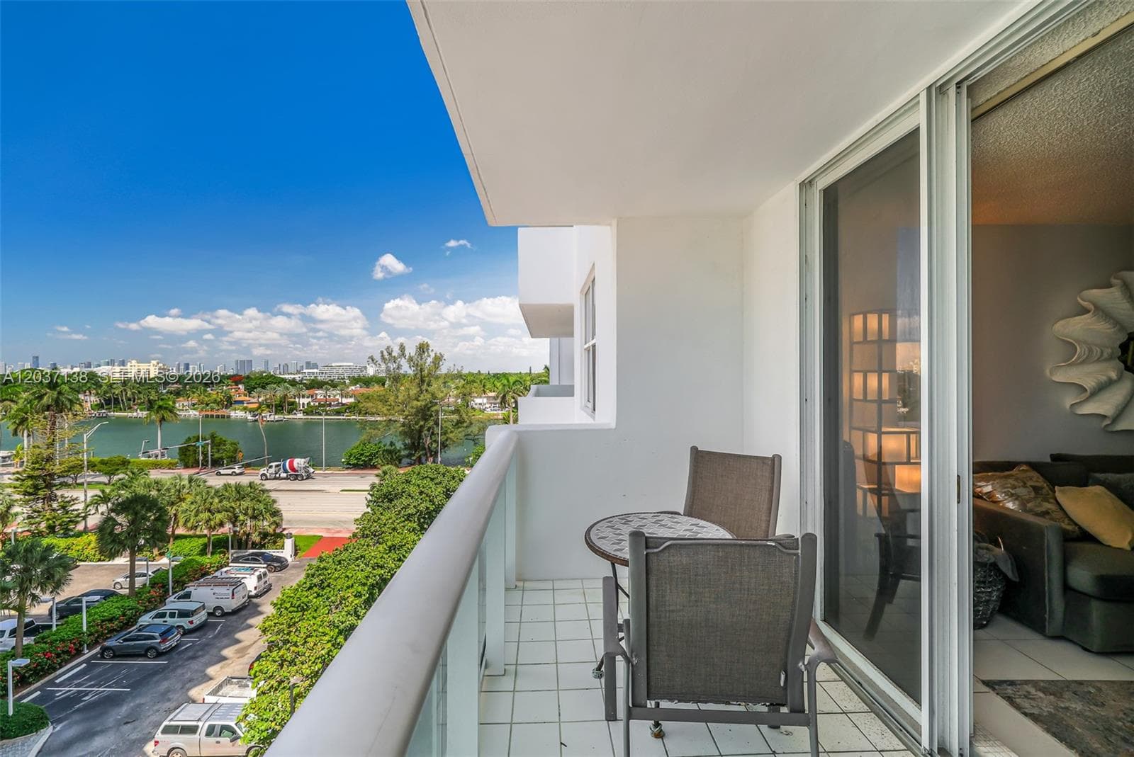 A12037138 — Miami Beach — 34