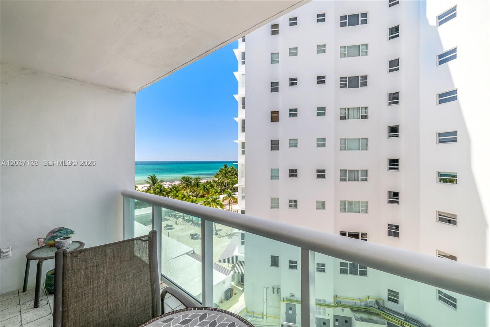 A12037138 — Miami Beach — 33