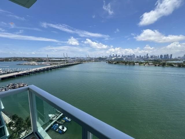 A12037147 — Miami Beach — 2