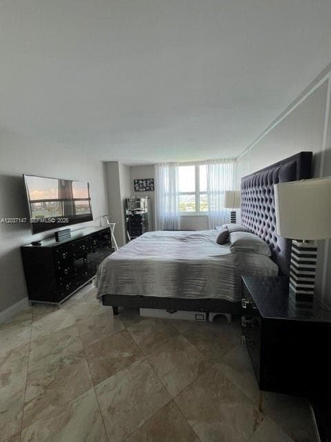 A12037147 — Miami Beach — 10