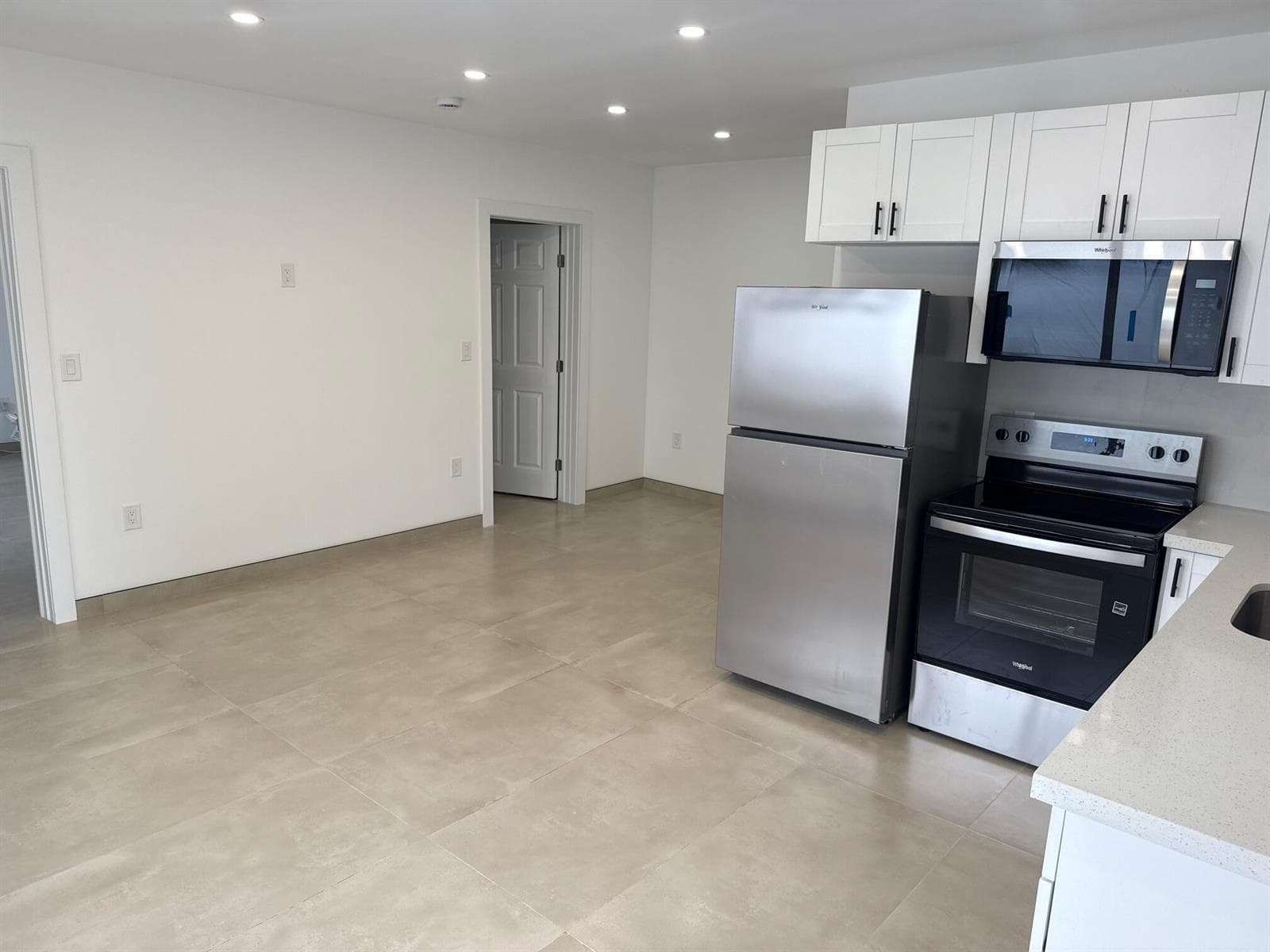 B26041151 — Miami Beach — 10