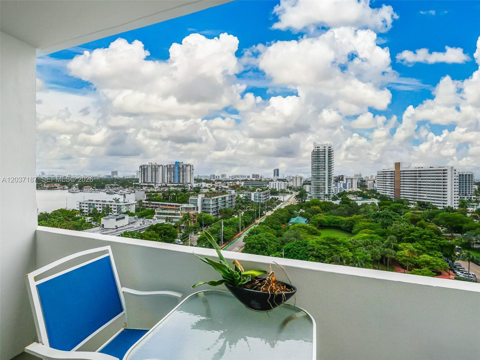A12037187 — Miami Beach — 2
