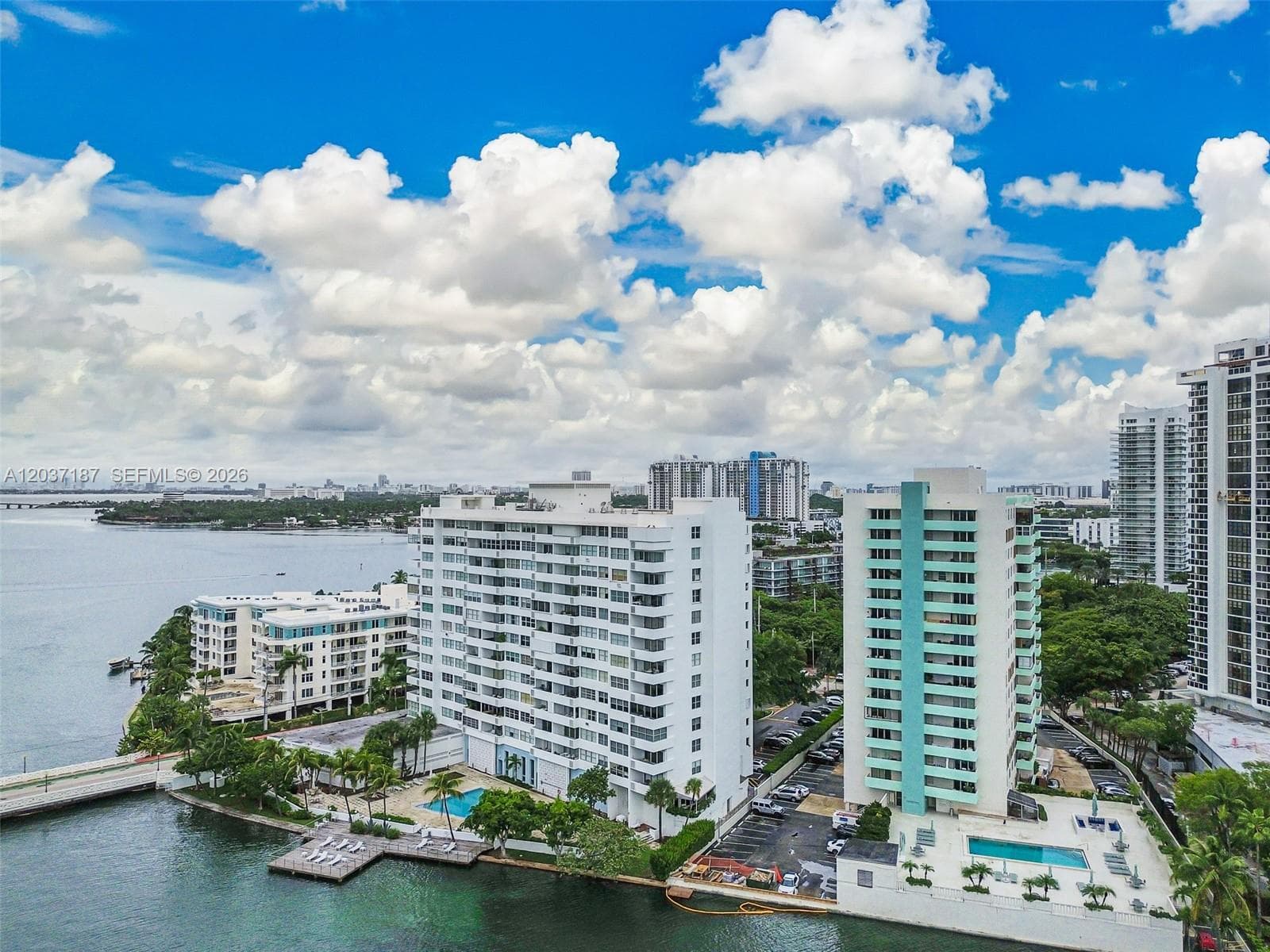 A12037187 — Miami Beach — 33