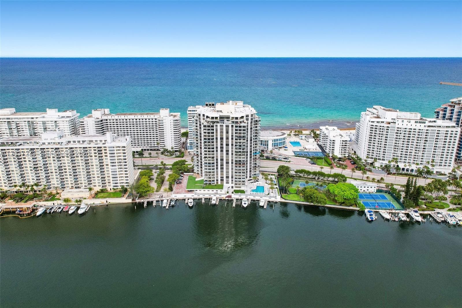 A12037273 — Miami Beach — 38
