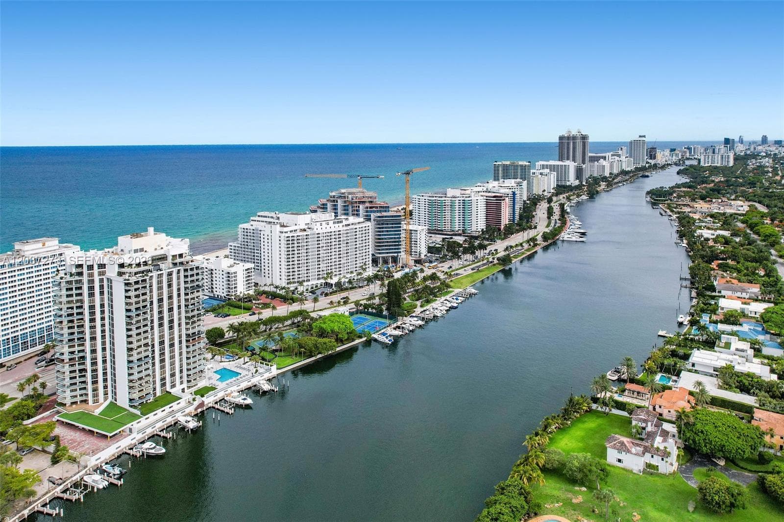 A12037273 — Miami Beach — 37