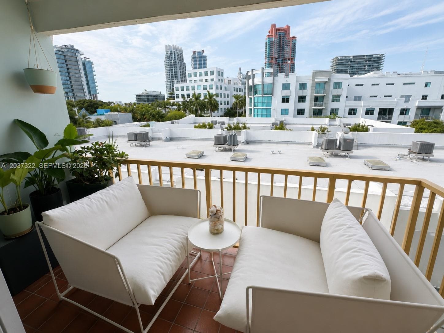 A12037322 — Miami Beach — 10