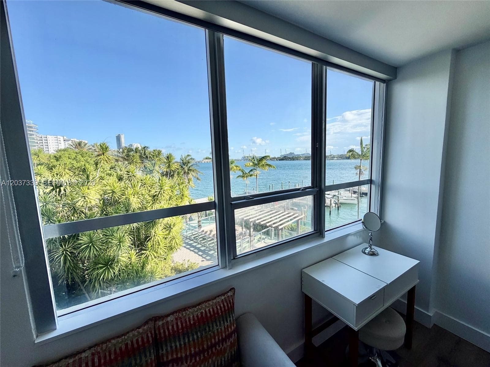 A12037339 — Miami Beach — 12