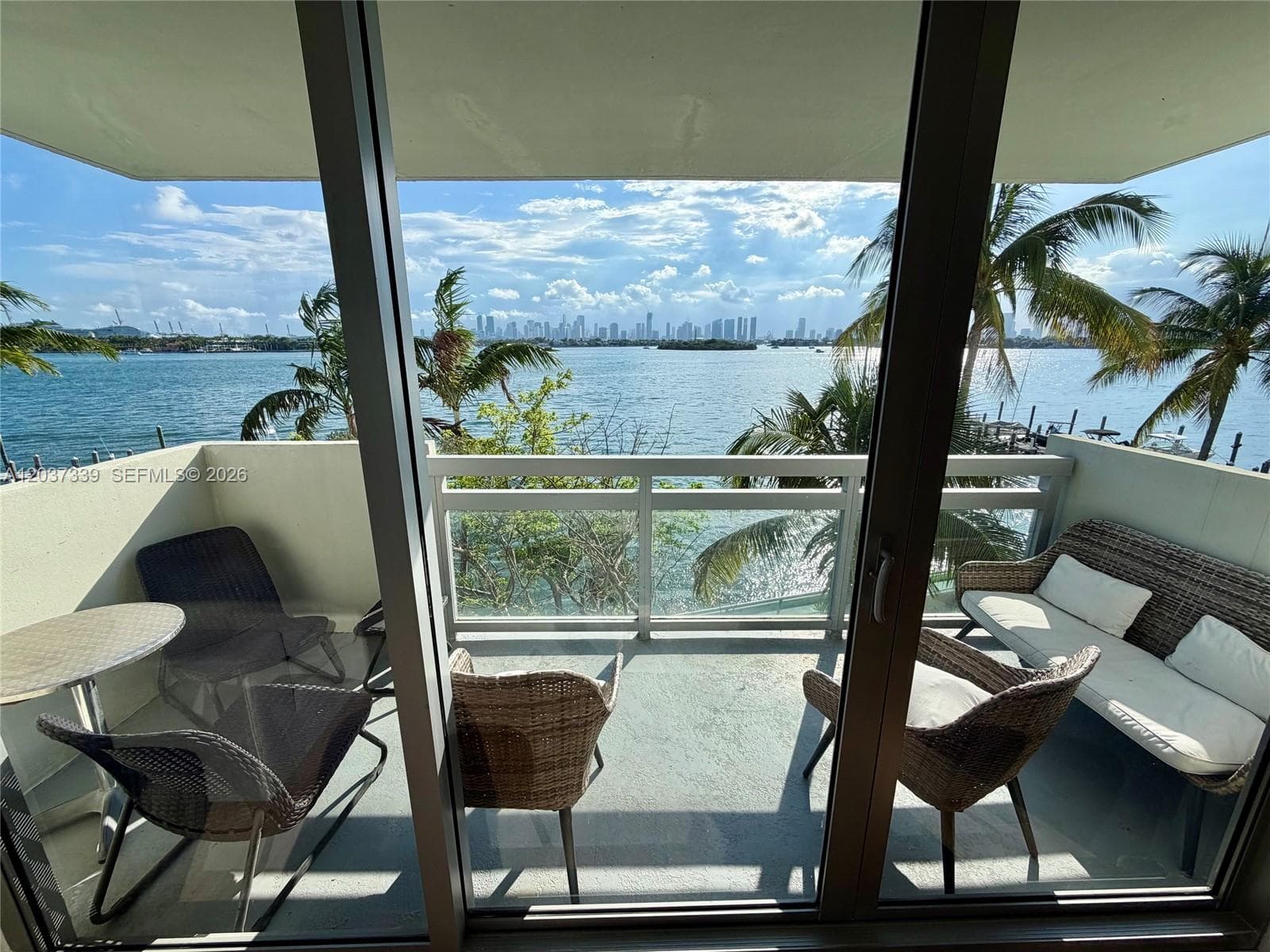A12037339 — Miami Beach