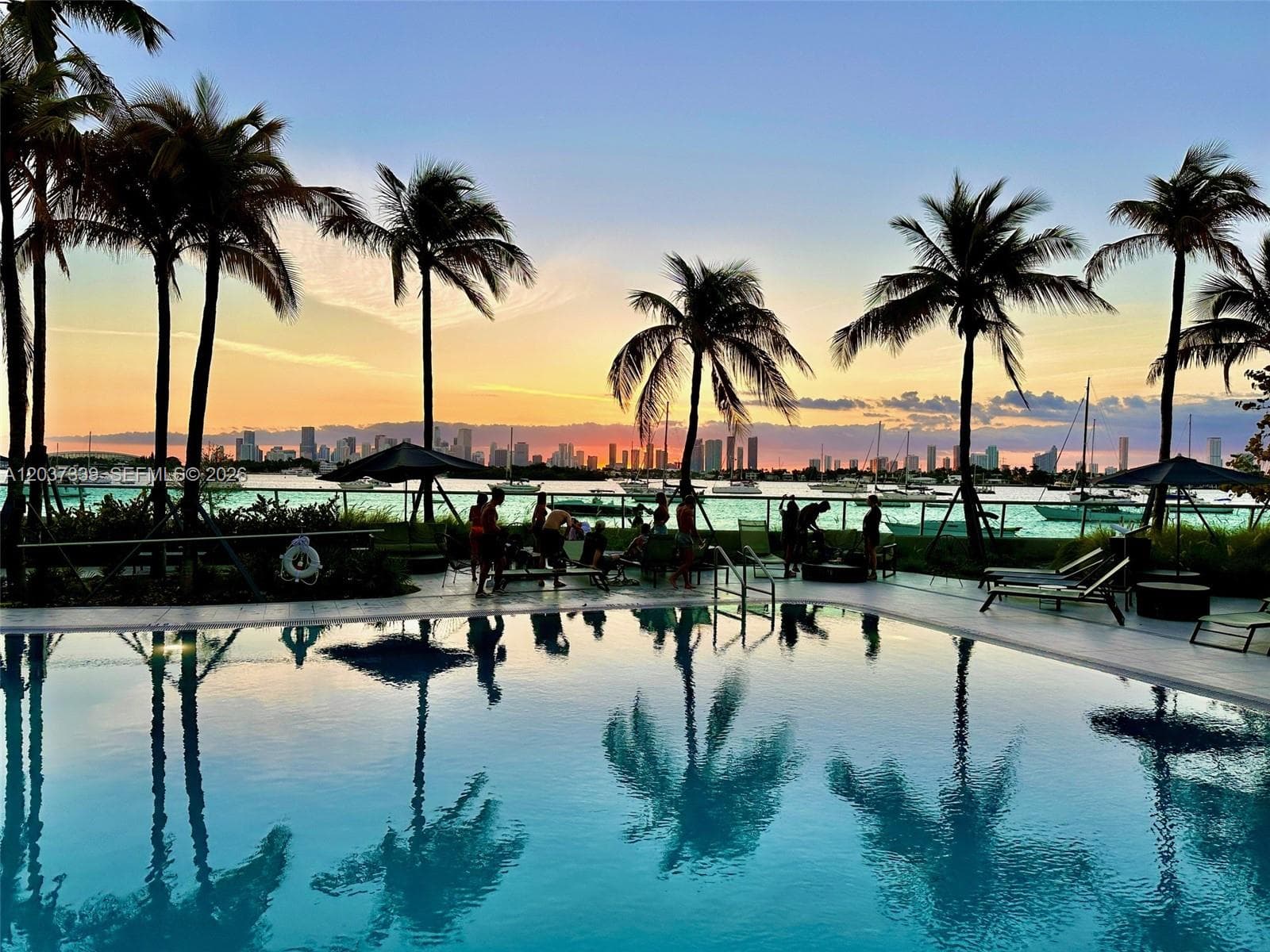 A12037339 — Miami Beach — 18