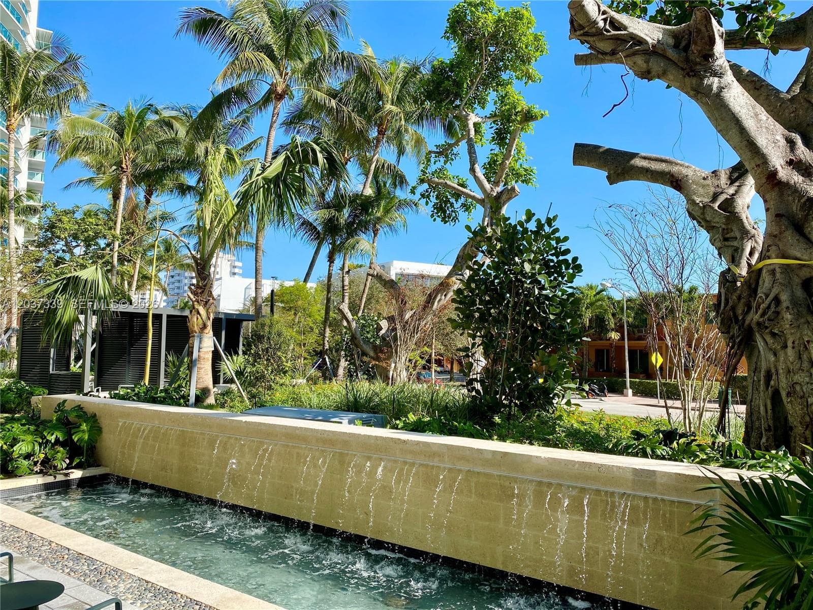 A12037339 — Miami Beach — 31