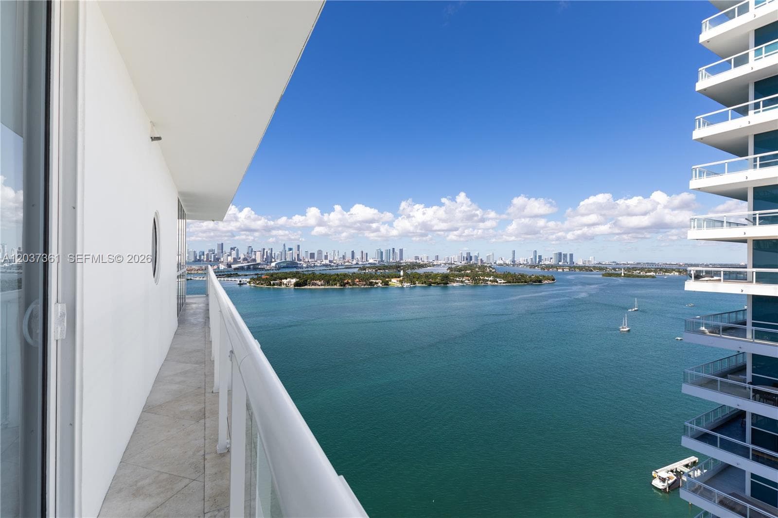 A12037361 — Miami Beach — 23