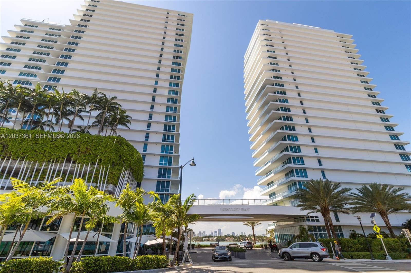 A12037361 — Miami Beach — 43