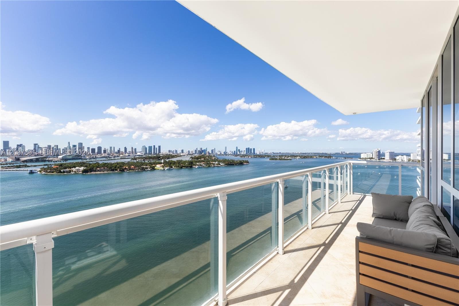 A12037361 — Miami Beach