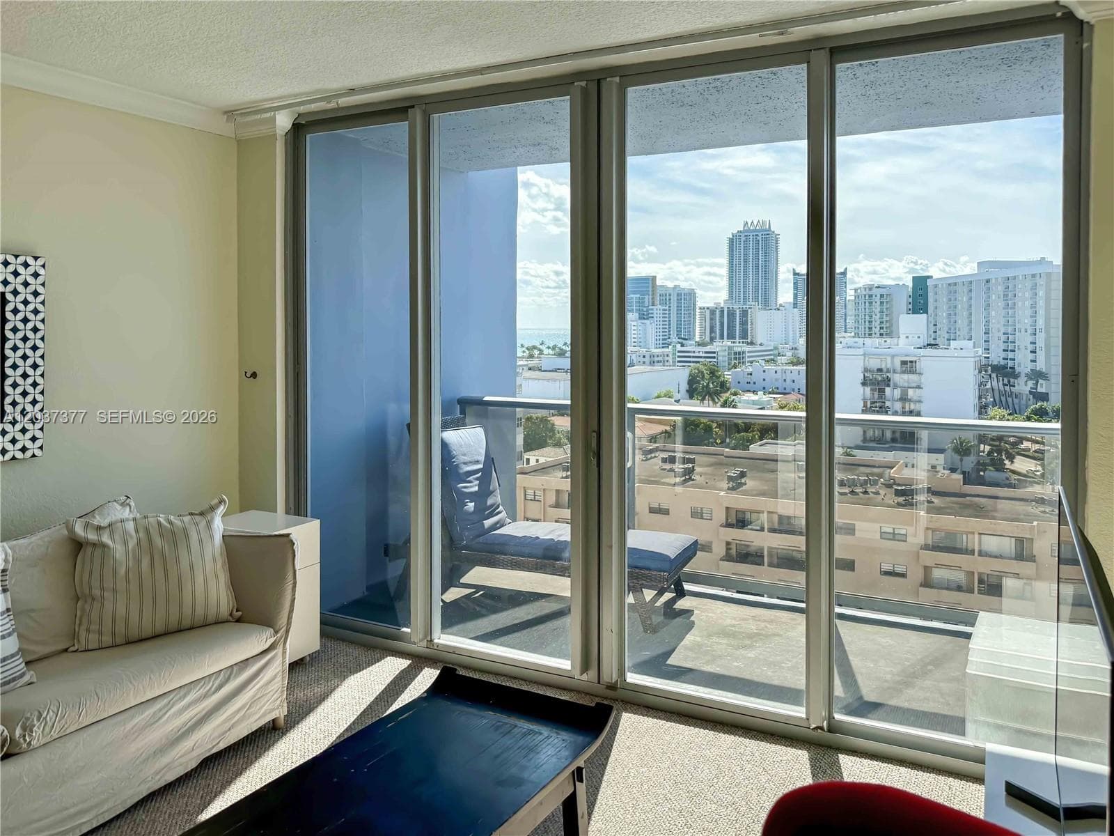 A12037377 — Miami Beach
