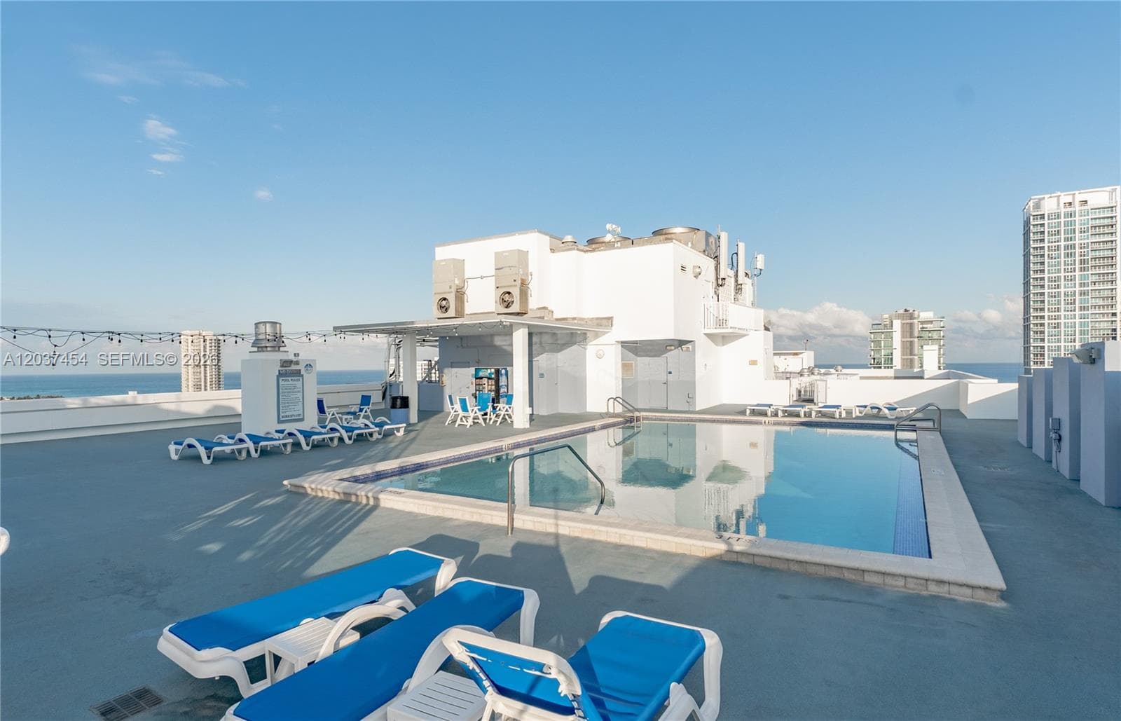 A12037454 — Miami Beach — 15