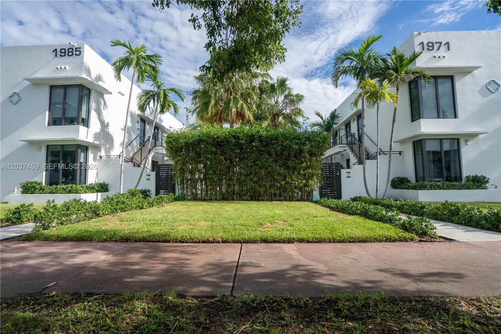 A12037459 — Miami Beach — 3