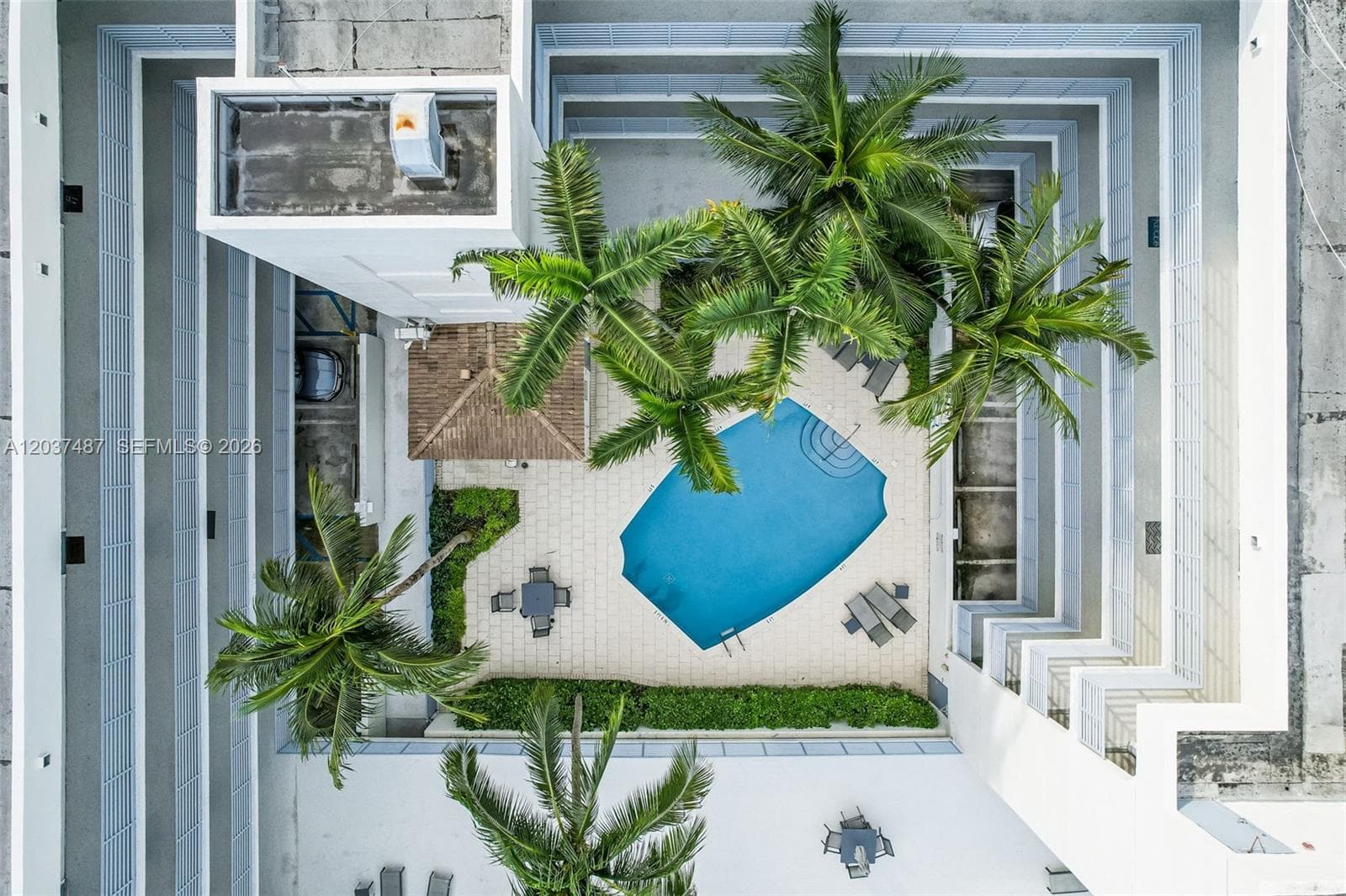 A12037487 — Miami Beach — 23
