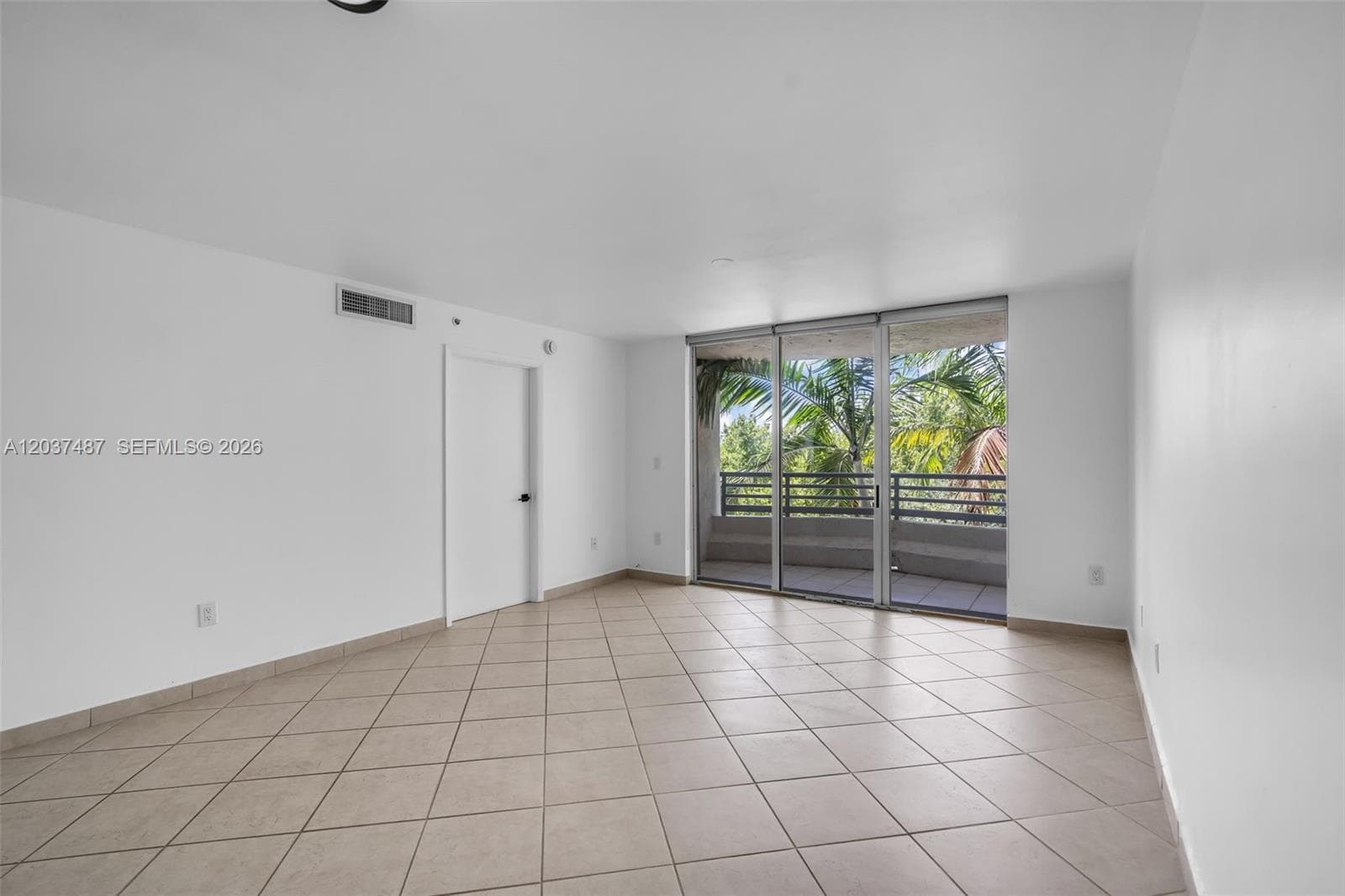 A12037487 — Miami Beach — 3