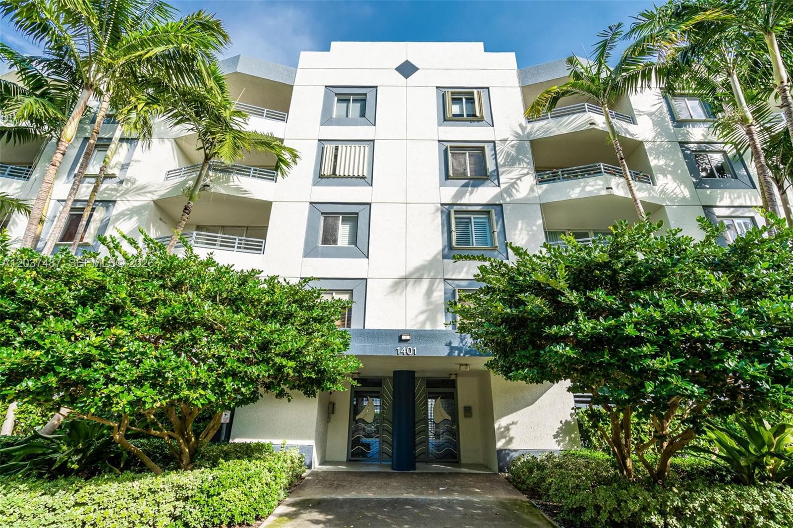 A12037487 — Miami Beach — 24