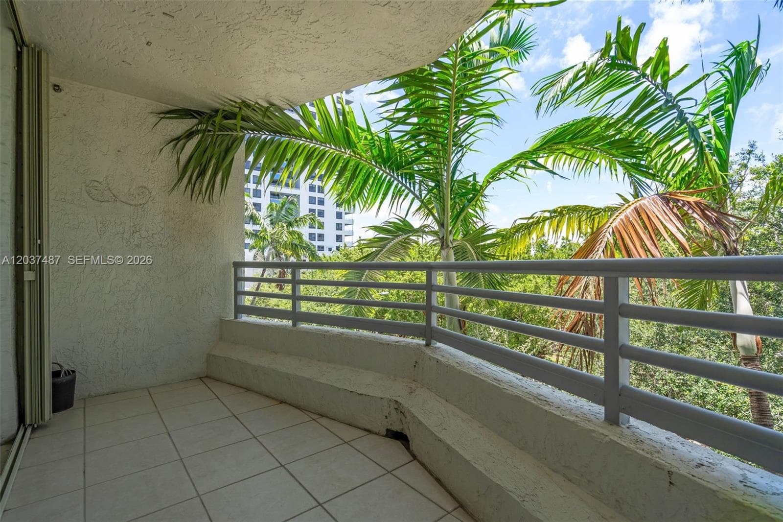 A12037487 — Miami Beach — 19