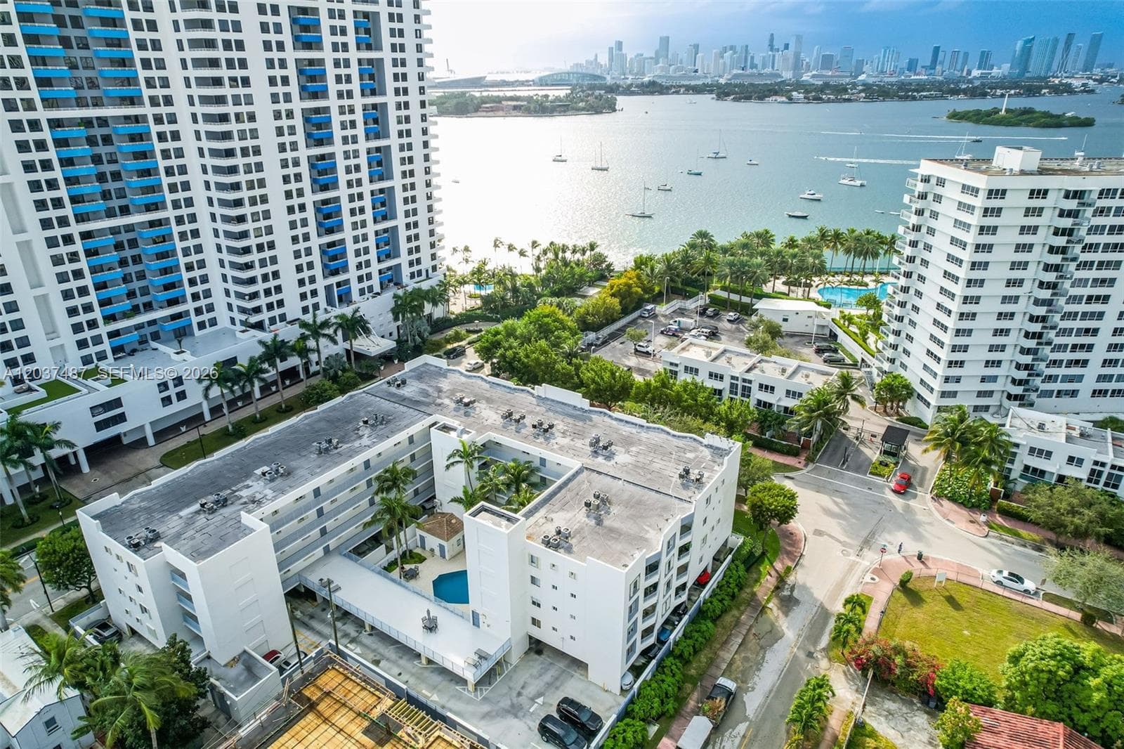 A12037487 — Miami Beach — 21