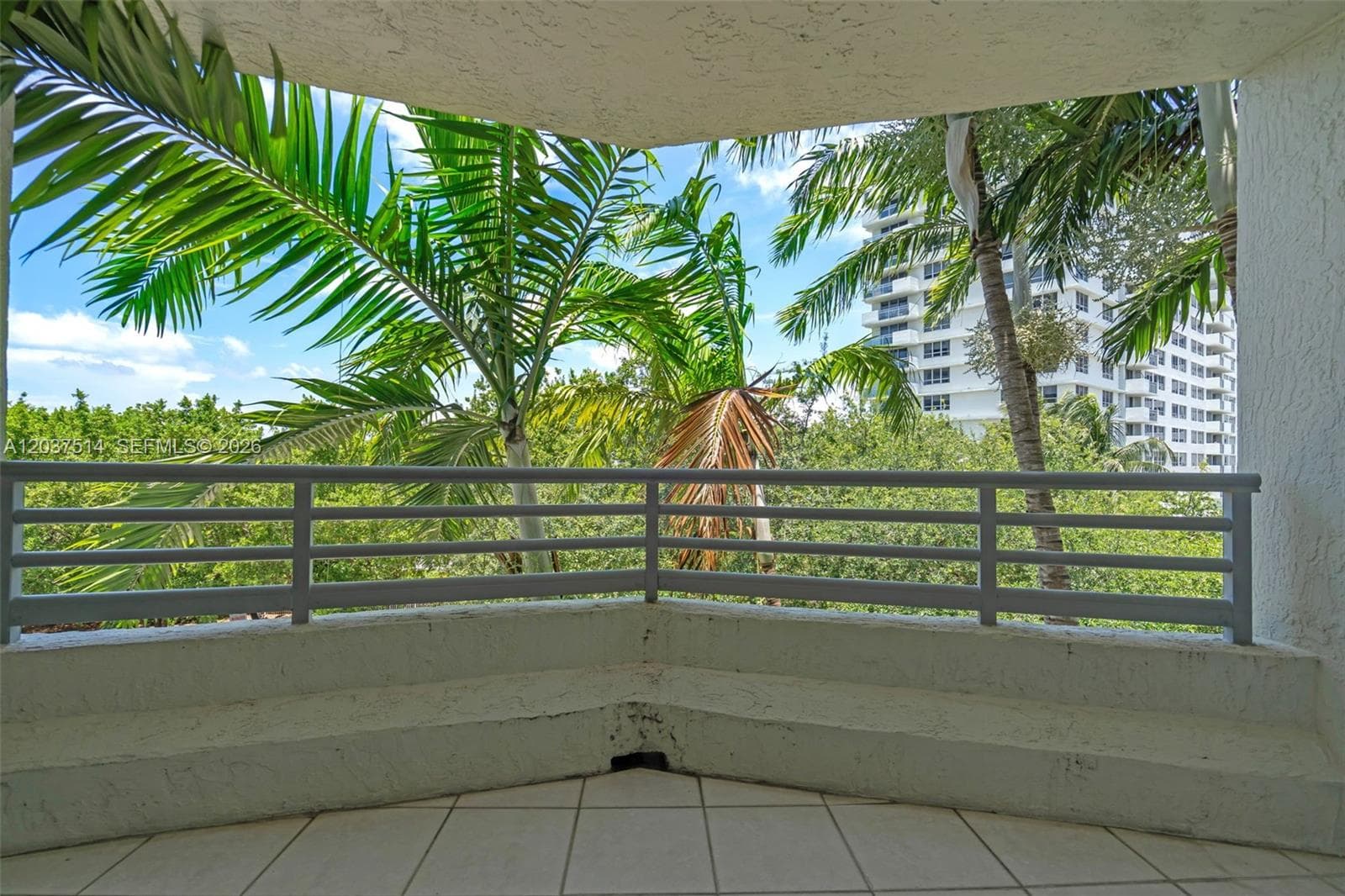 A12037514 — Miami Beach — 3