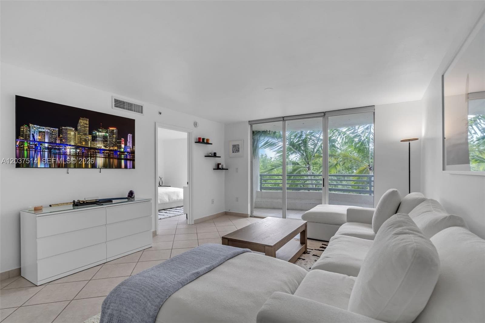 A12037514 — Miami Beach