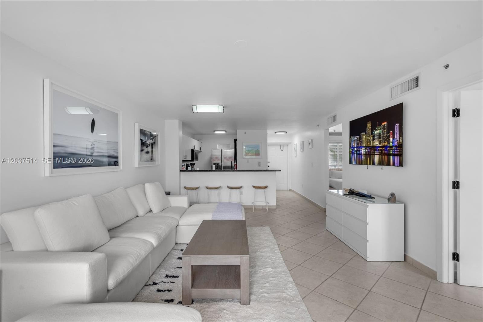 A12037514 — Miami Beach — 5
