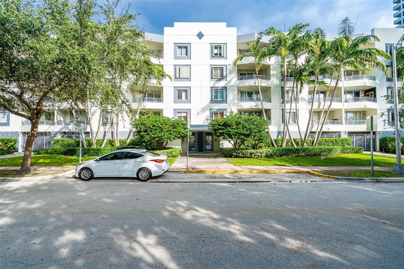 A12037514 — Miami Beach — 21
