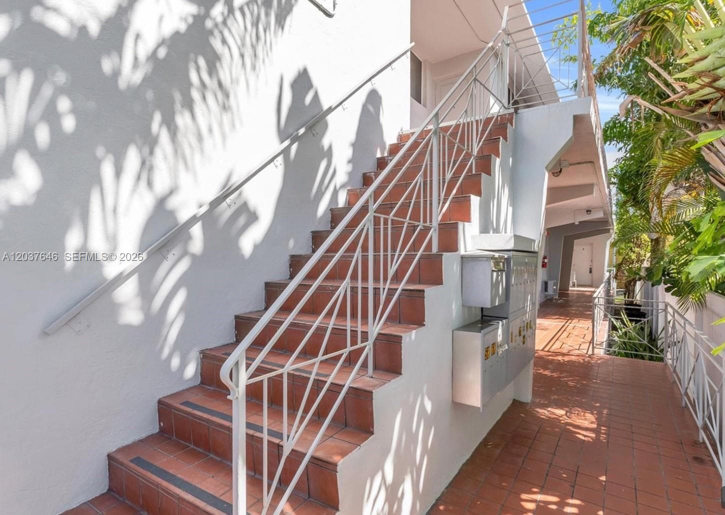 A12037646 — Miami Beach — 7