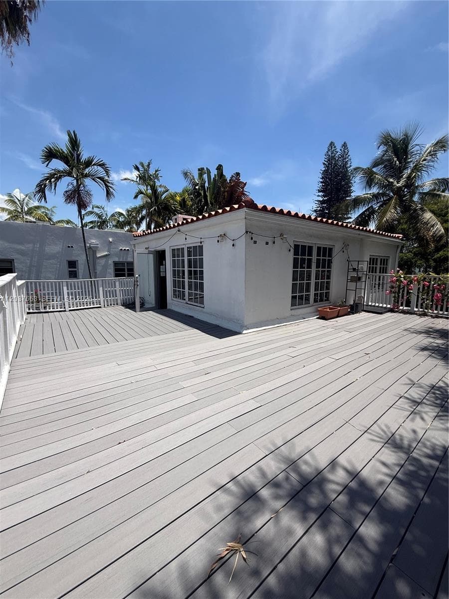 A12037663 — Miami Beach — 15
