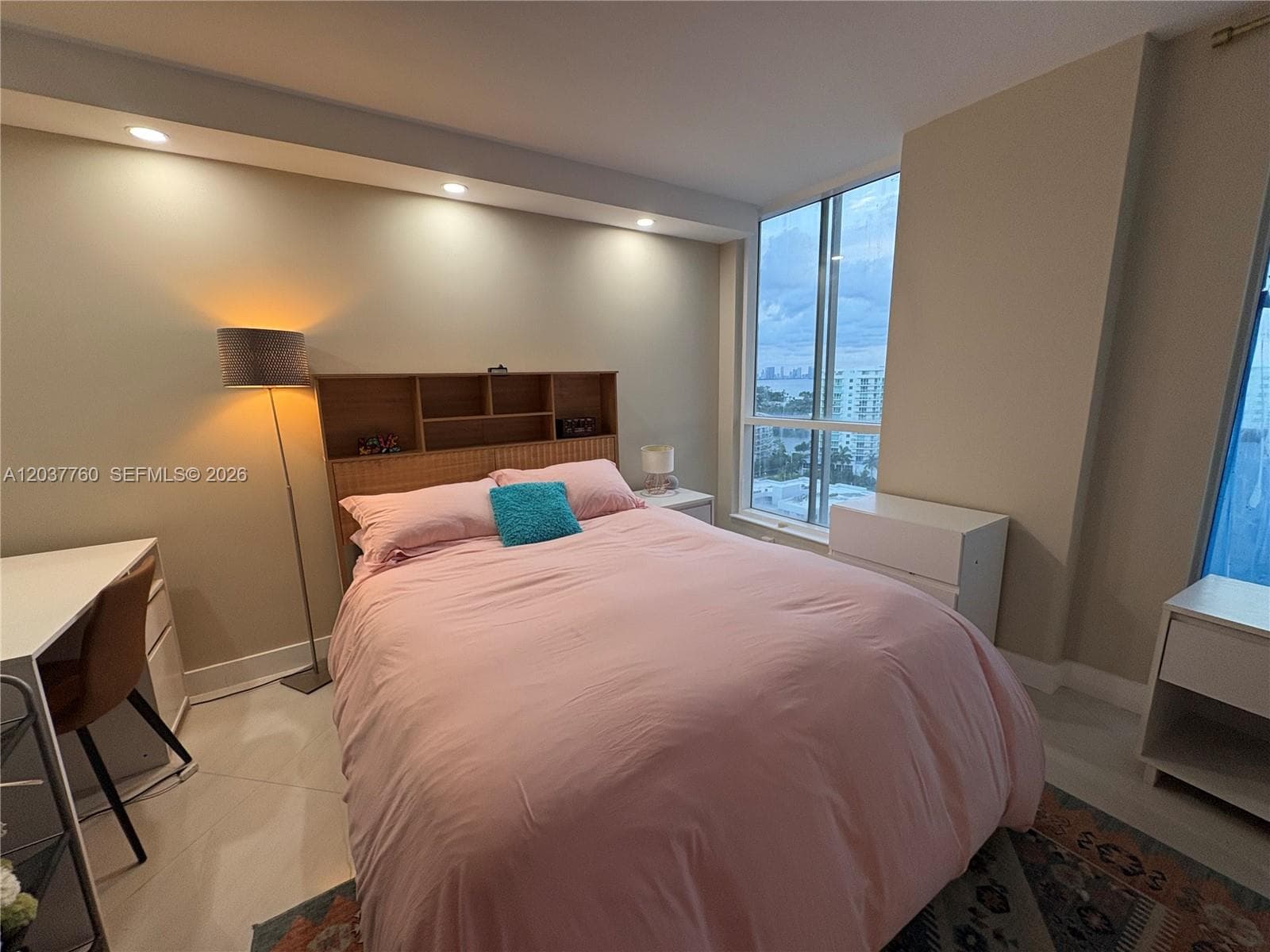 A12037760 — Miami Beach — 13